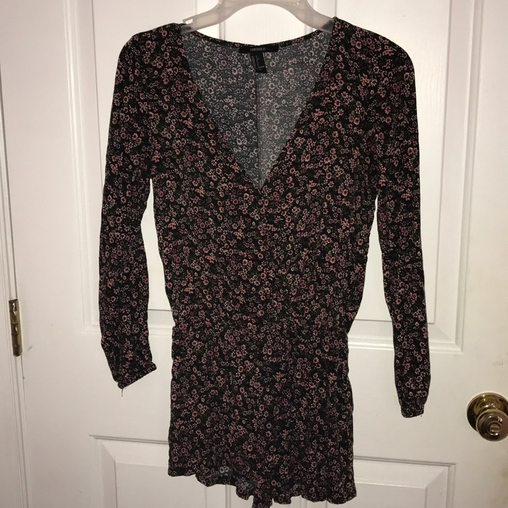 Long sleeve floral print romper